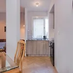 Colorful Two Bedroom Apartment Next To Serdika Center Sofia