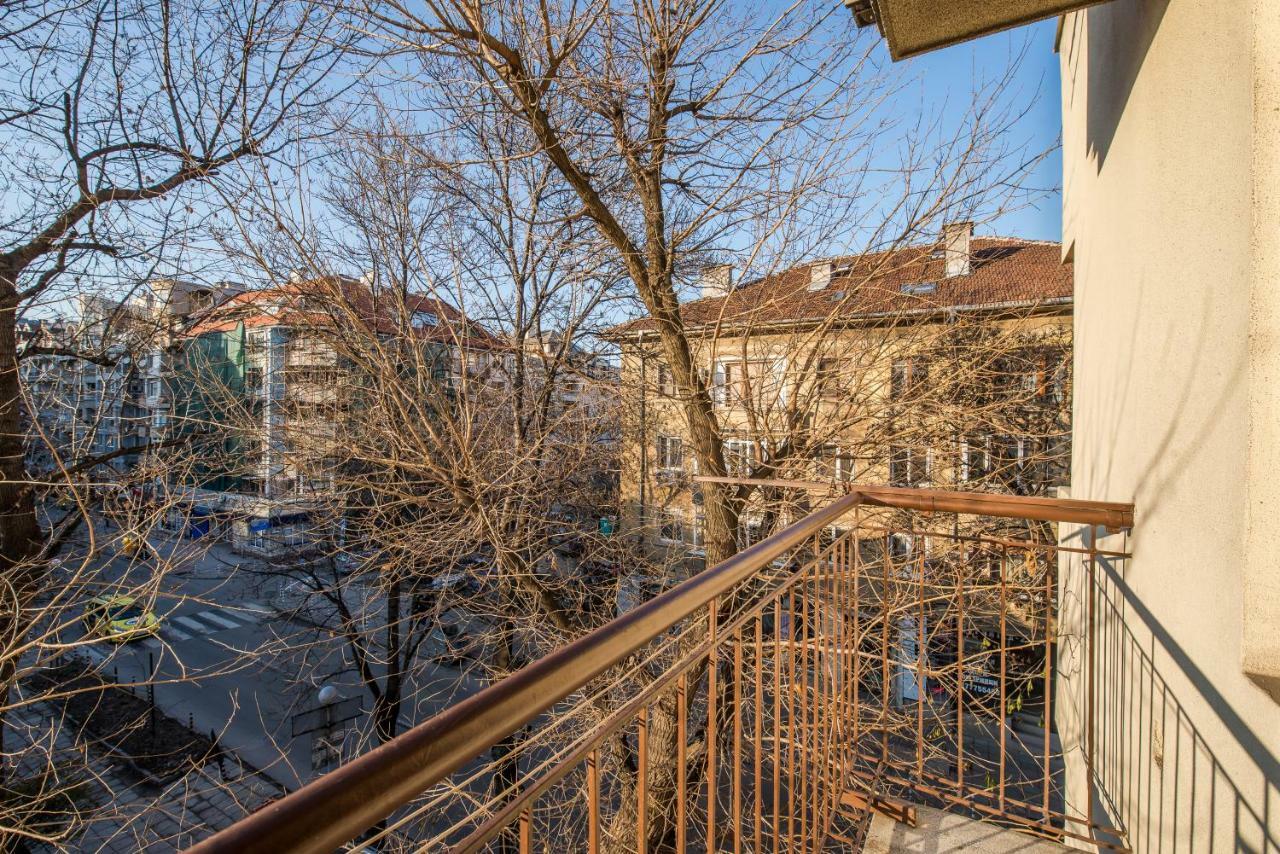 Colorful Two Bedroom Next To Serdika Center *