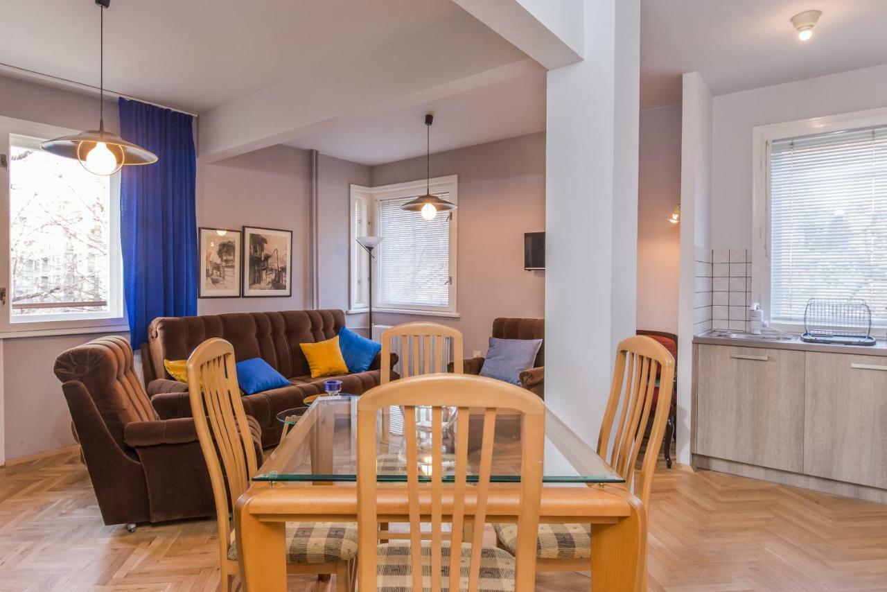 Colorful Two Bedroom Next To Serdika Center Apartment *