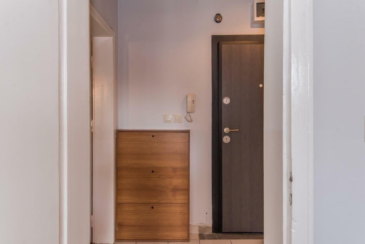 Colorful Two Bedroom Next To Serdika Center *